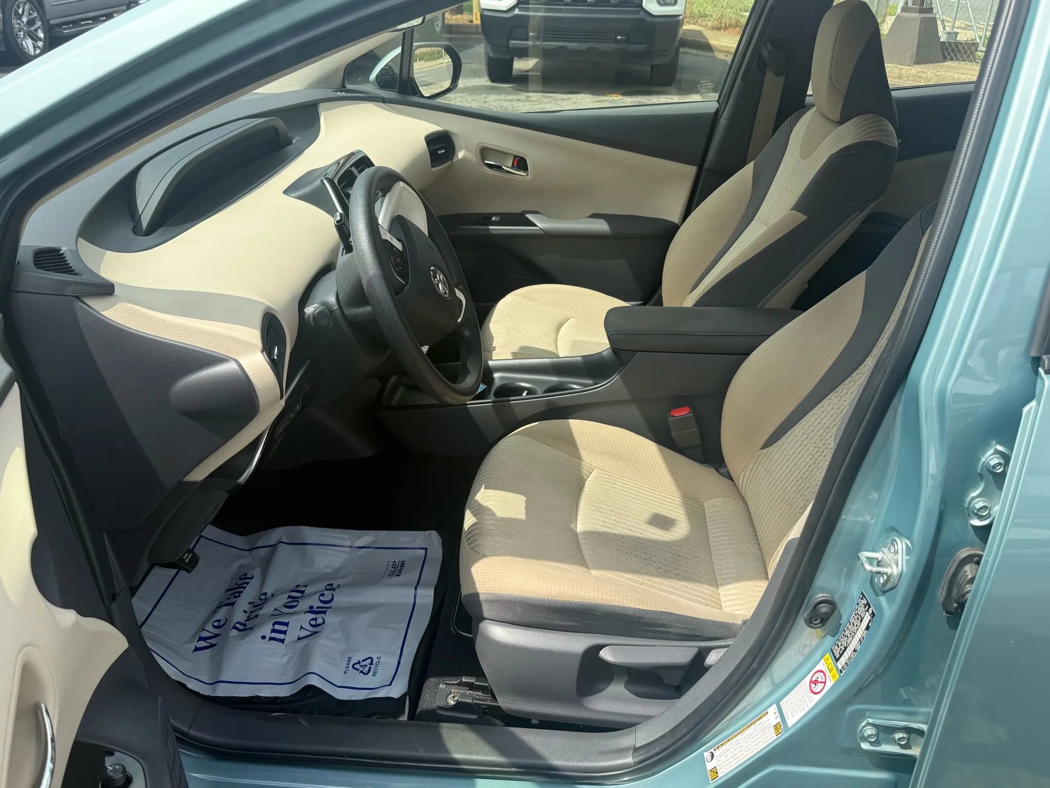 Used 2018 Toyota Prius Two image 10