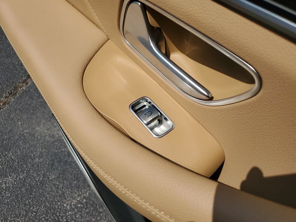 Used 2025 Mercedes-Benz GLS 580 4MATIC image 17