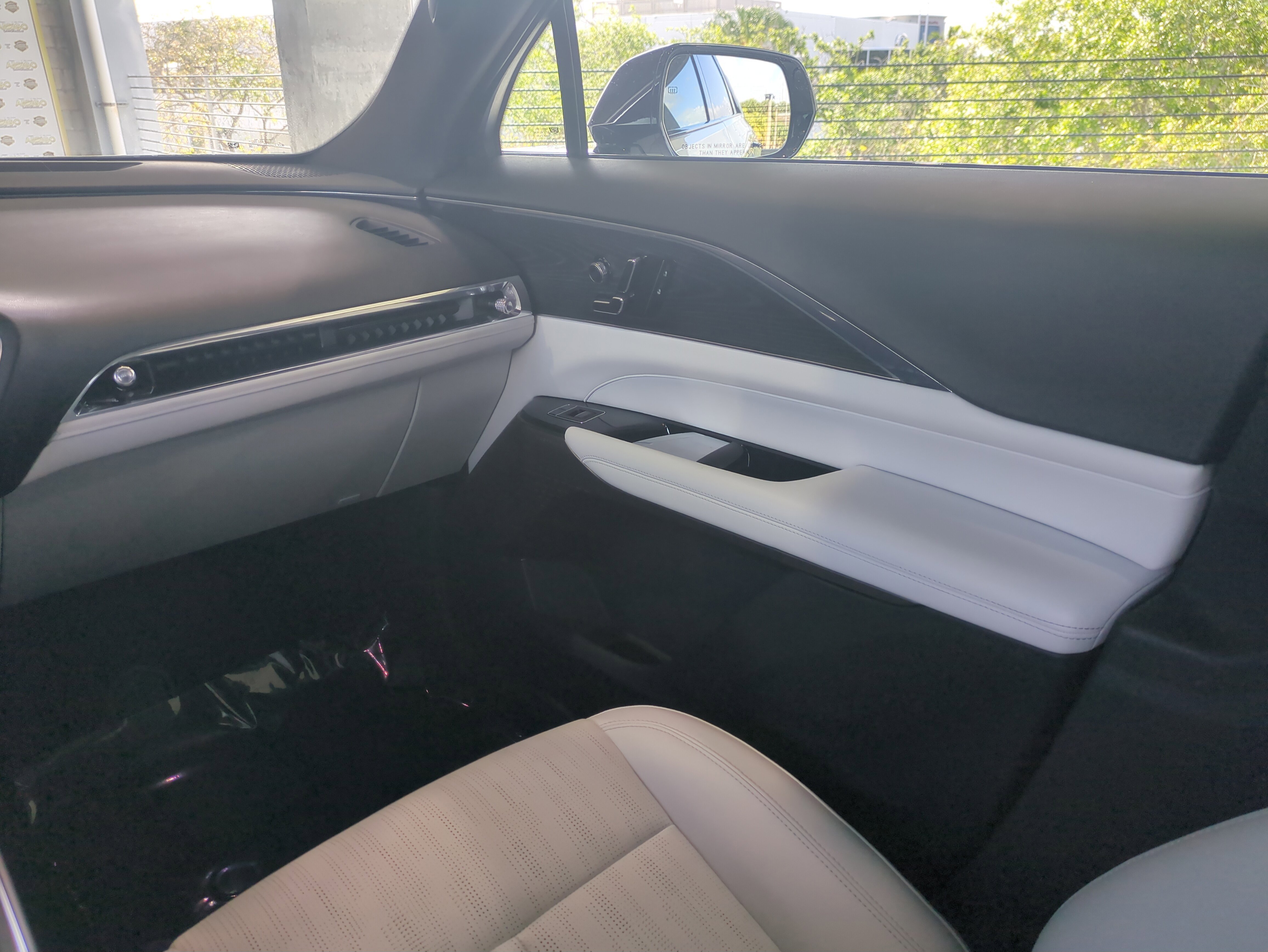 Used 2024 Cadillac Lyriq Luxury image 18