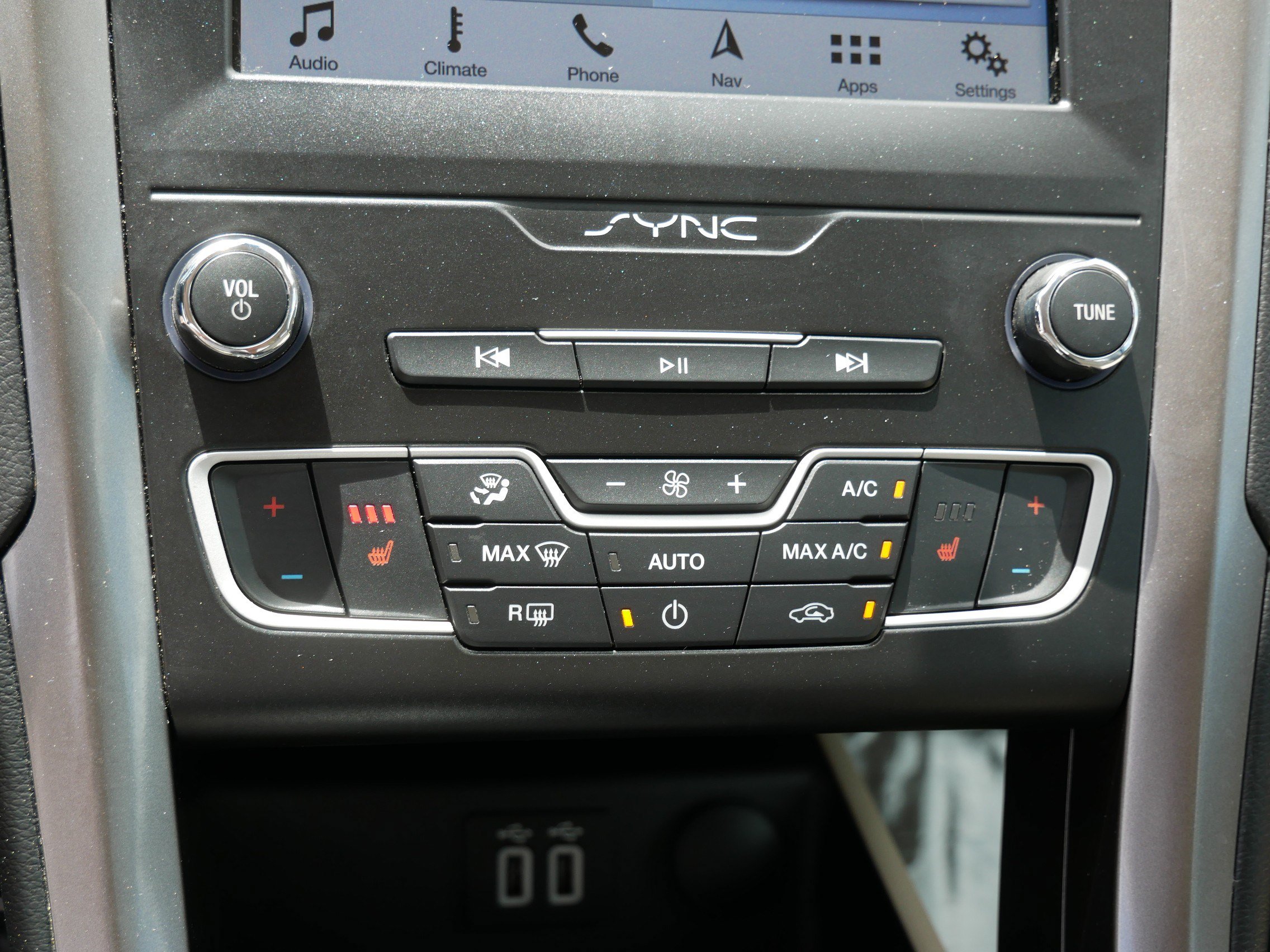 Used 2019 Ford Fusion SEL FWD image 23