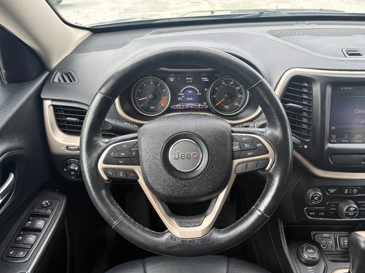 Used 2015 Jeep Cherokee Limited AWD/4WD image 35