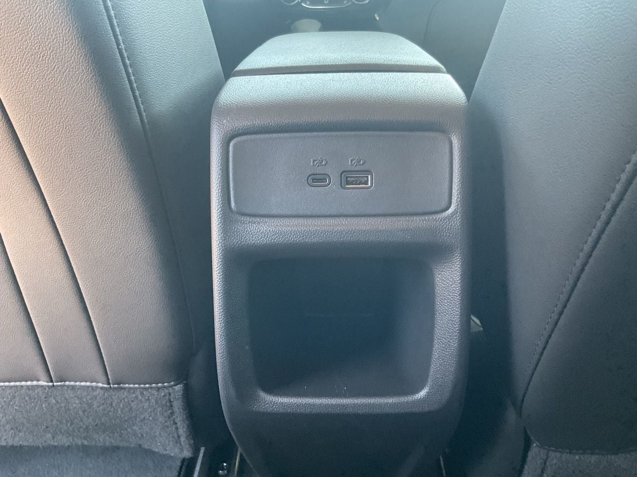 Used 2025 Chevrolet Trax LT w/ LT Convenience Package FWD image 11
