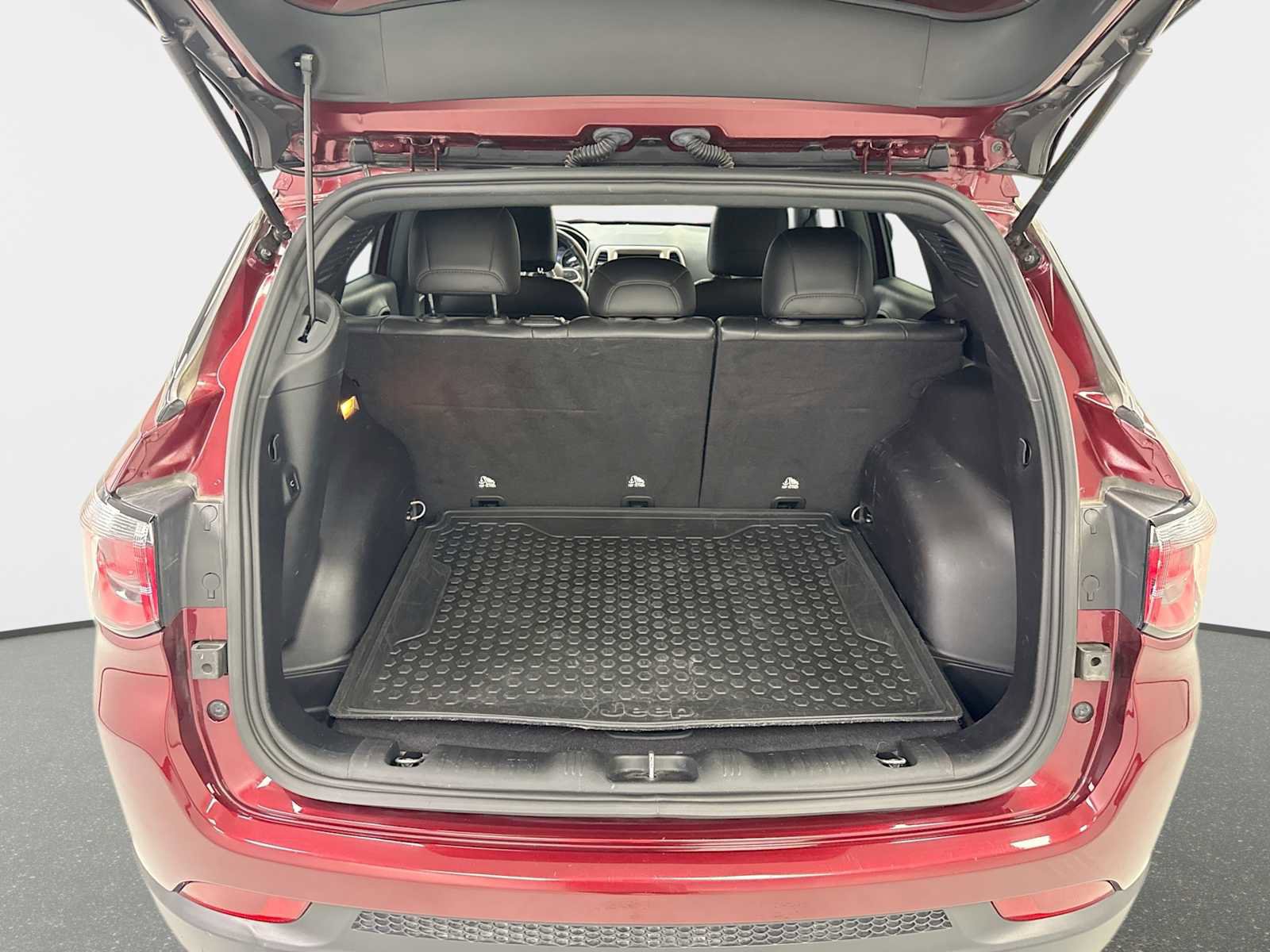 Used 2021 Jeep Compass Latitude FWD image 24