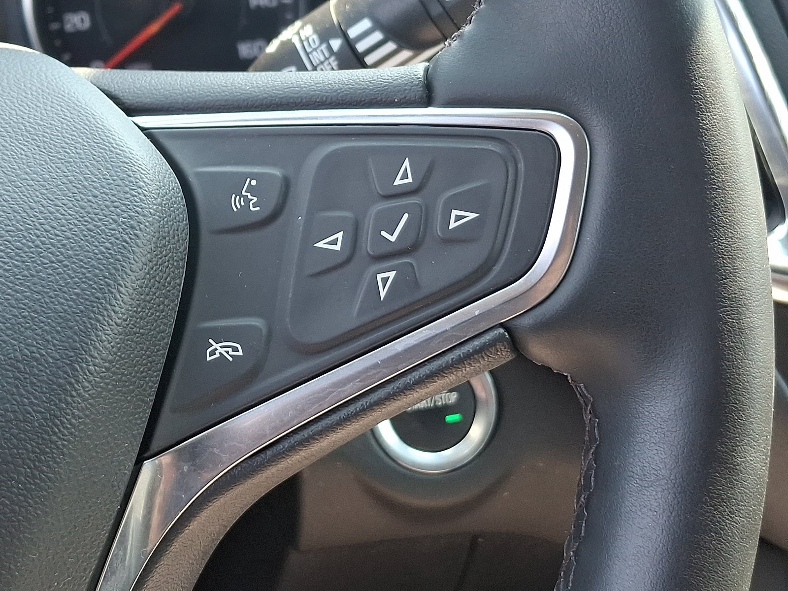 Used 2024 Chevrolet Equinox LT FWD image 22