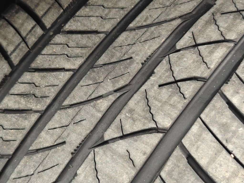 Used 2018 Ford Explorer XLT w/ XLT Appearance Package image 60