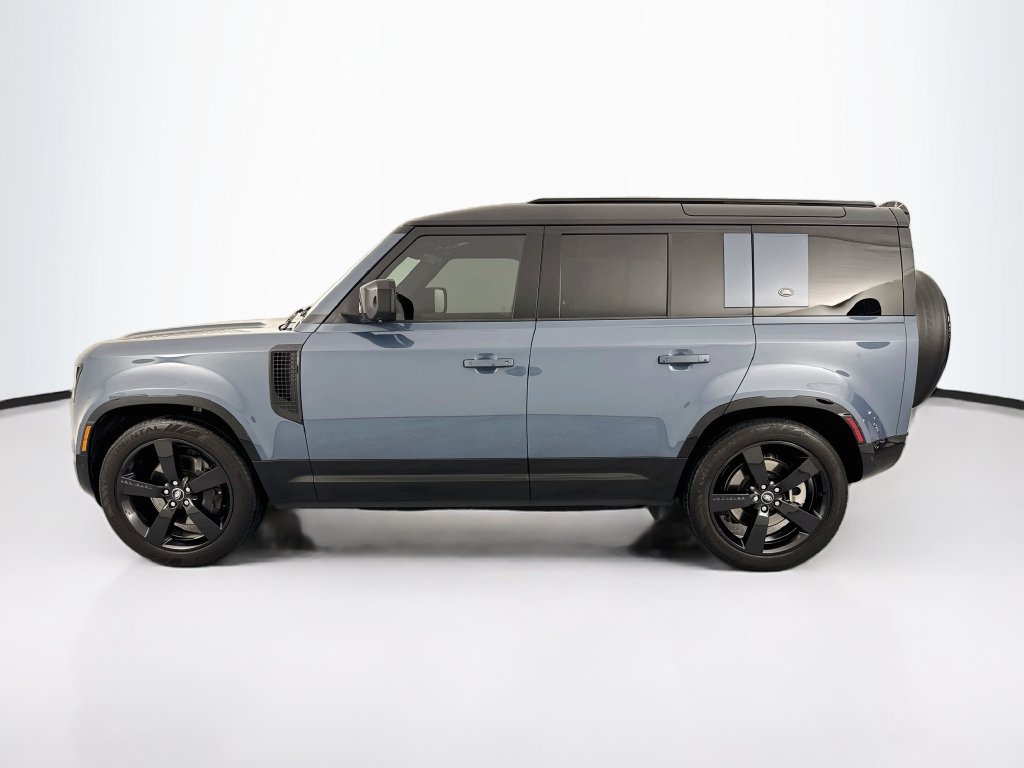 Certified 2024 Land Rover Defender 110 X-Dynamic SE AWD/4WD image 8