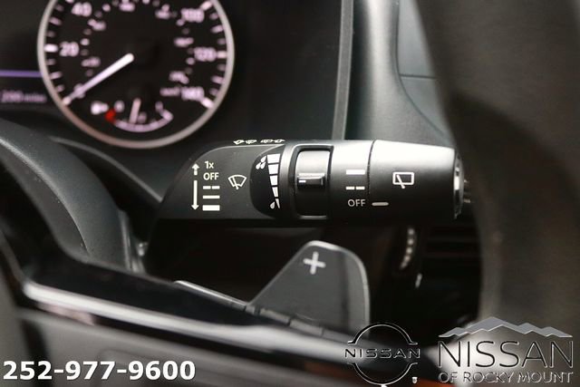 Used 2022 Nissan Rogue SV AWD/4WD image 22