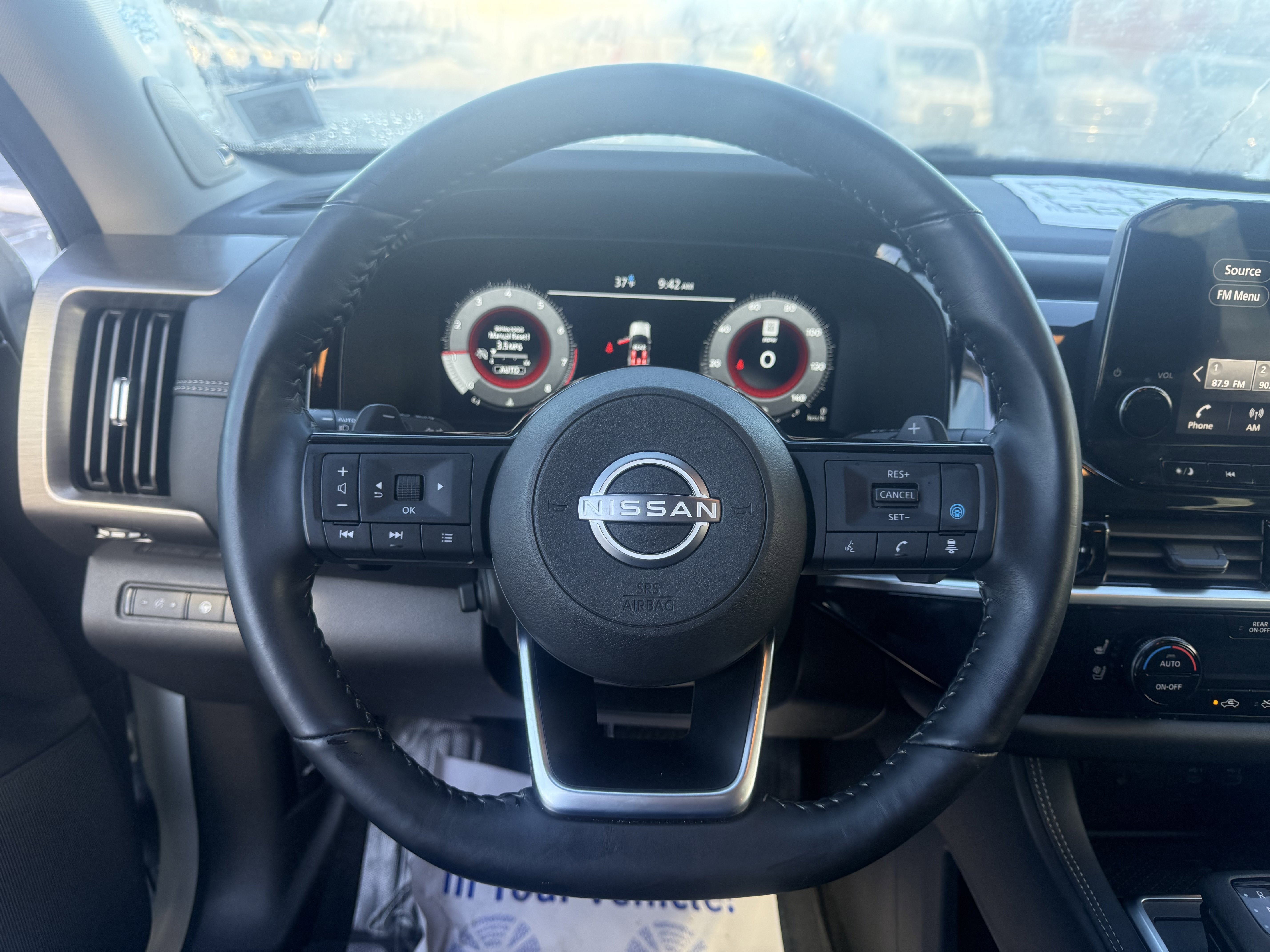 Used 2024 Nissan Pathfinder Platinum image 14