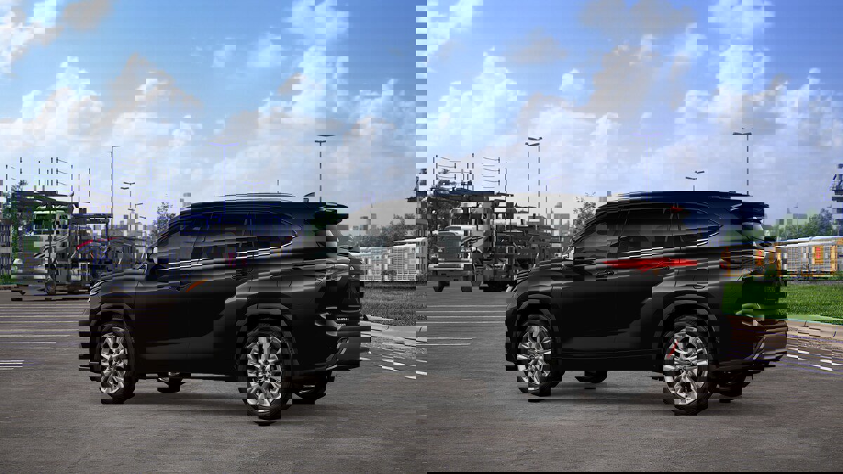 New 2026 Toyota Highlander Limited image 5