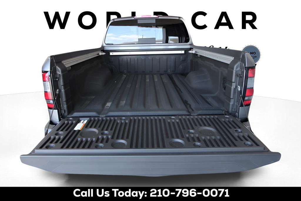 Used 2025 Nissan Frontier SL AWD/4WD image 10