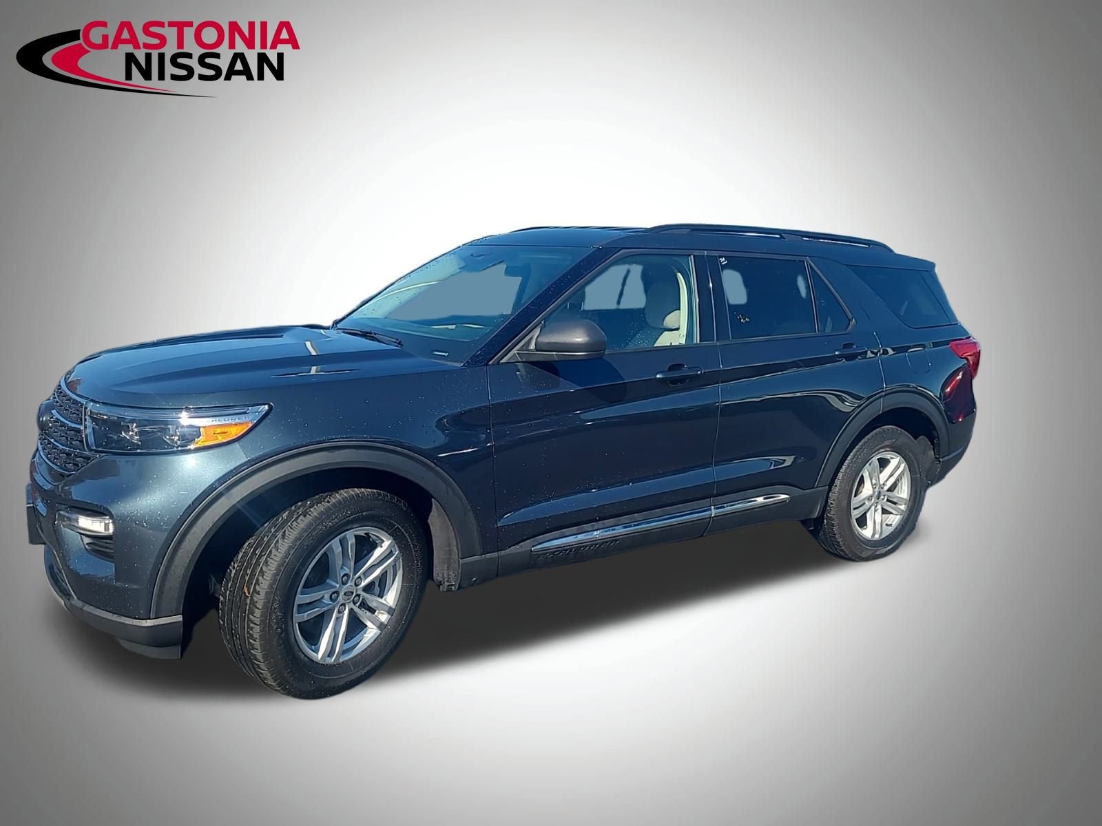 Used 2022 Ford Explorer XLT w/ Equipment Group 202A image 7