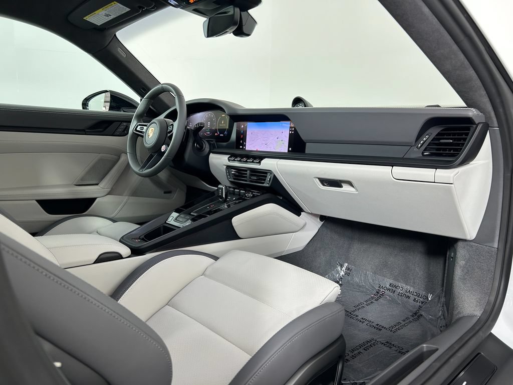 Certified 2025 Porsche 911 Carrera GTS RWD image 22