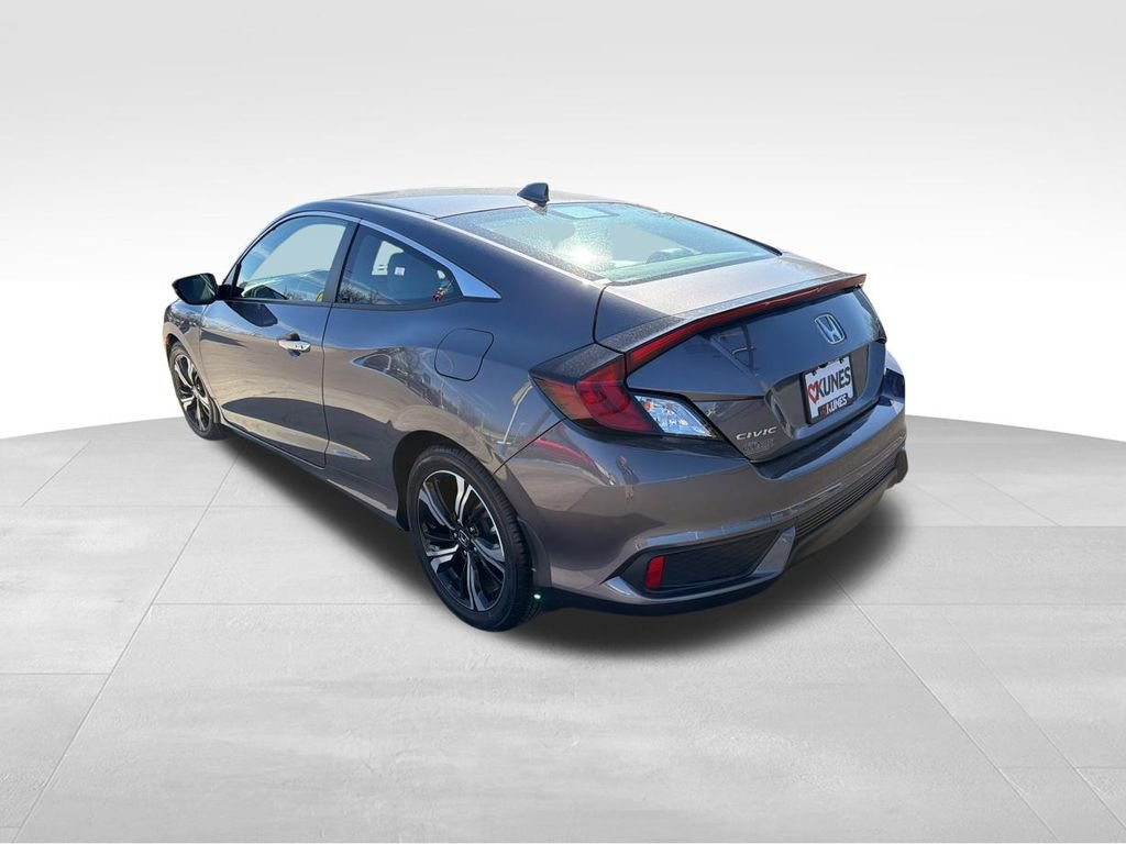 Used 2018 Honda Civic Touring image 6