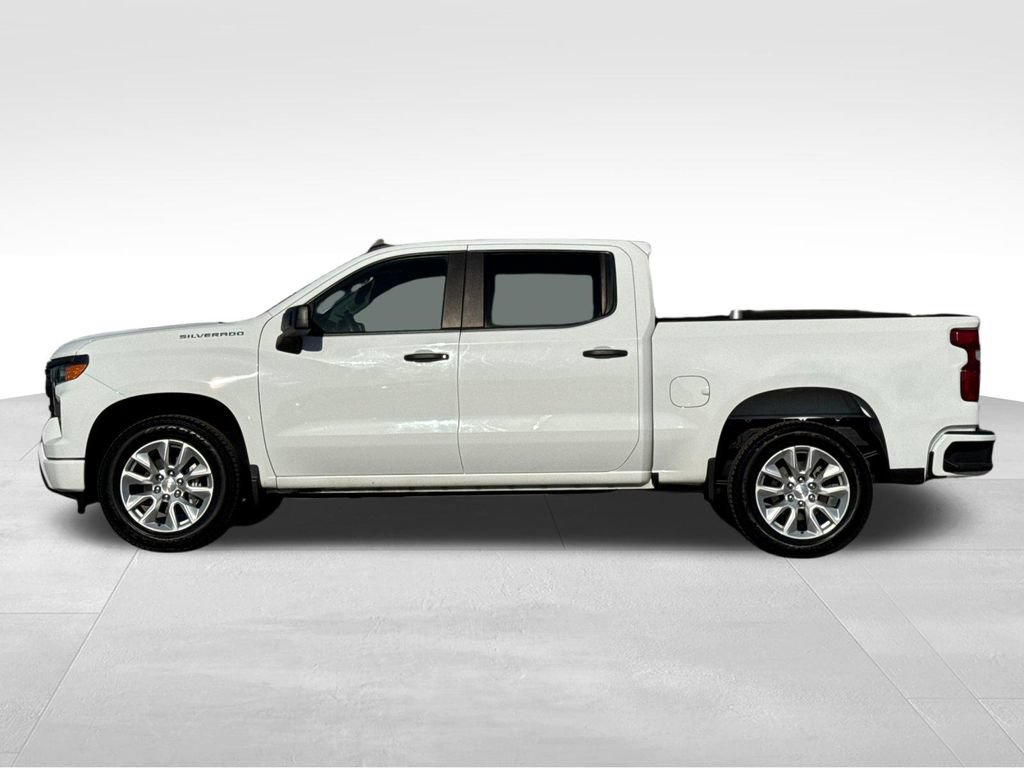 Used 2023 Chevrolet Silverado 1500 Custom RWD image 2