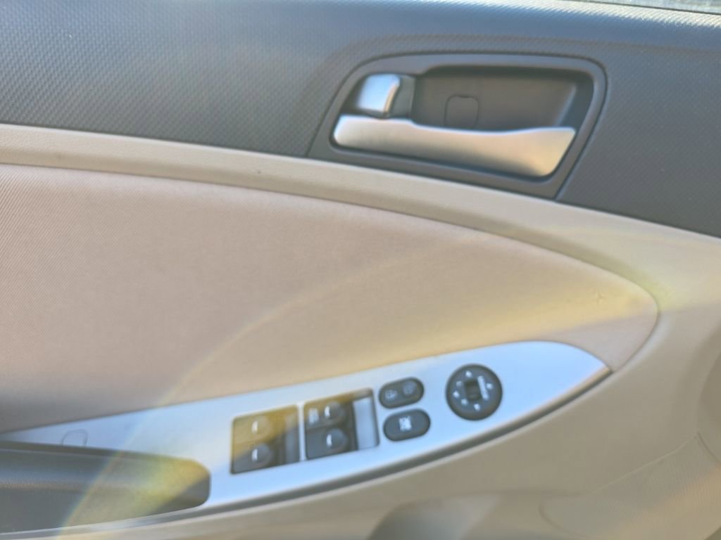 Used 2016 Hyundai Accent SE w/ Option Group 02 image 18