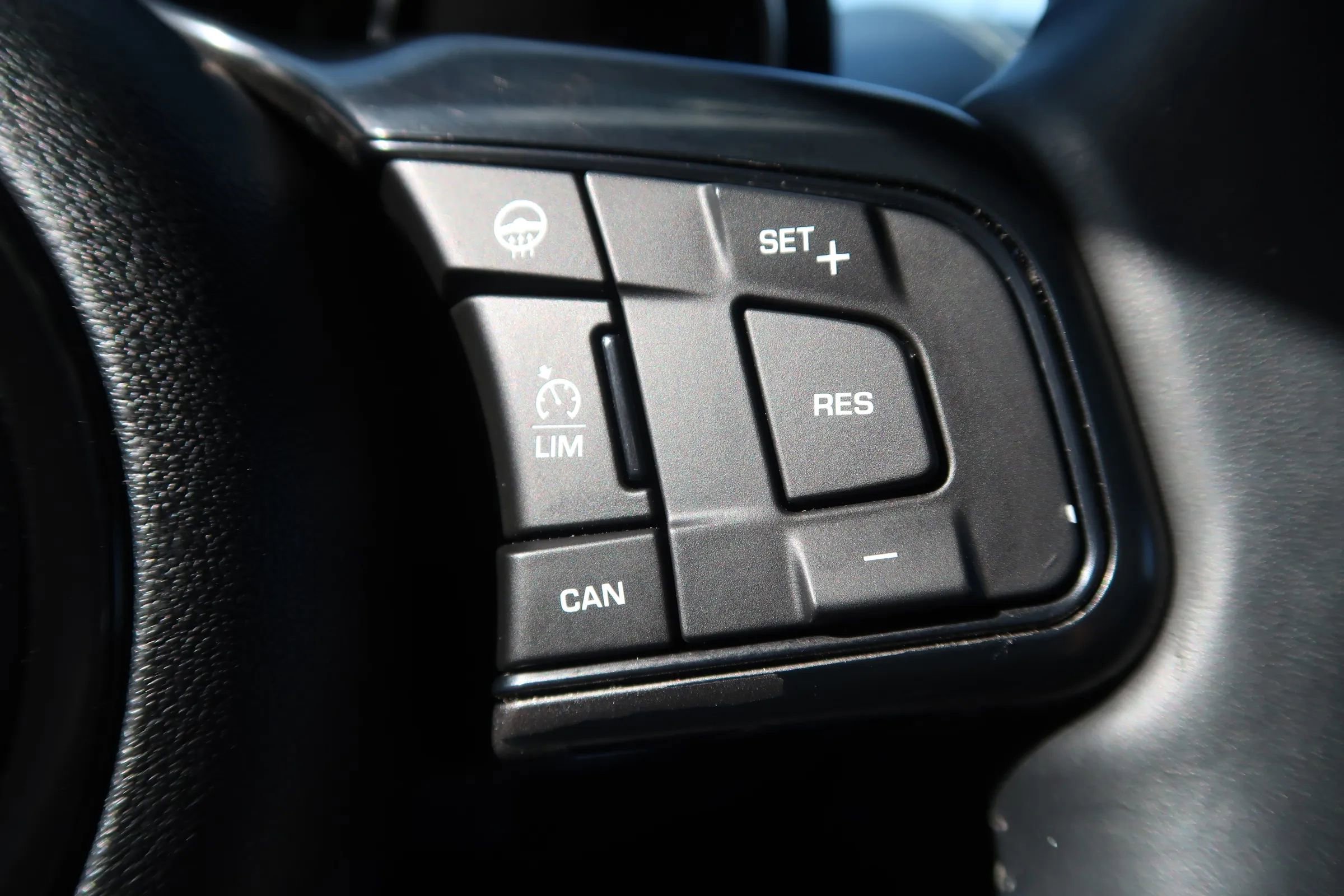 Used 2016 Jaguar F-TYPE R image 38