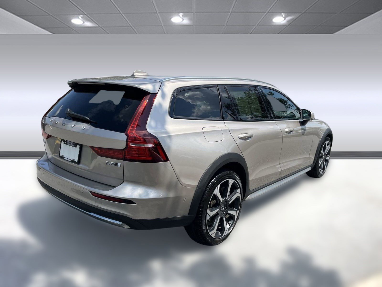 Certified 2025 Volvo V60 B5 Cross Country Ultra image 9