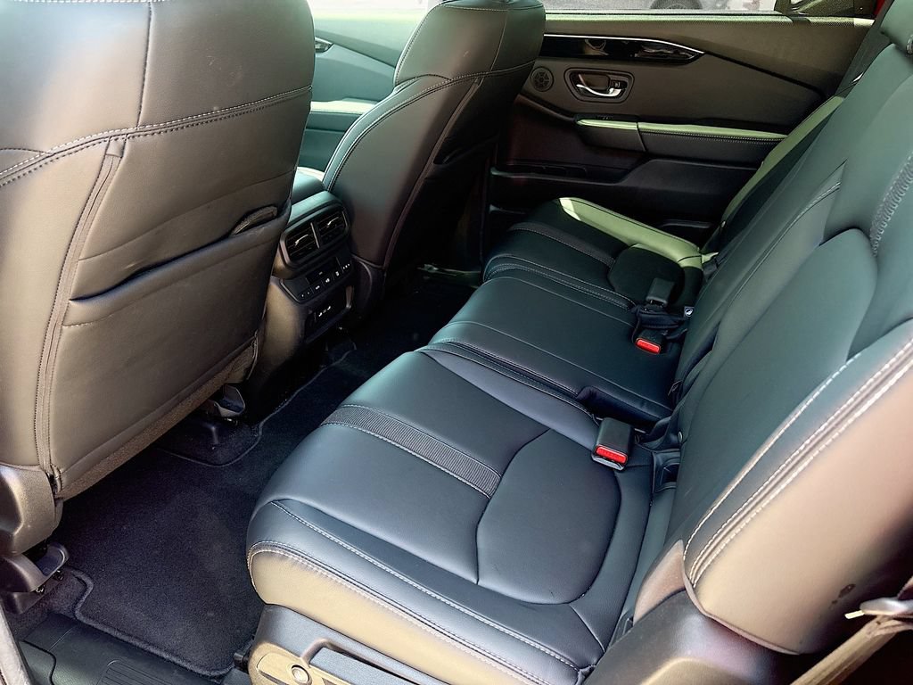 Used 2025 Honda Pilot Touring image 25