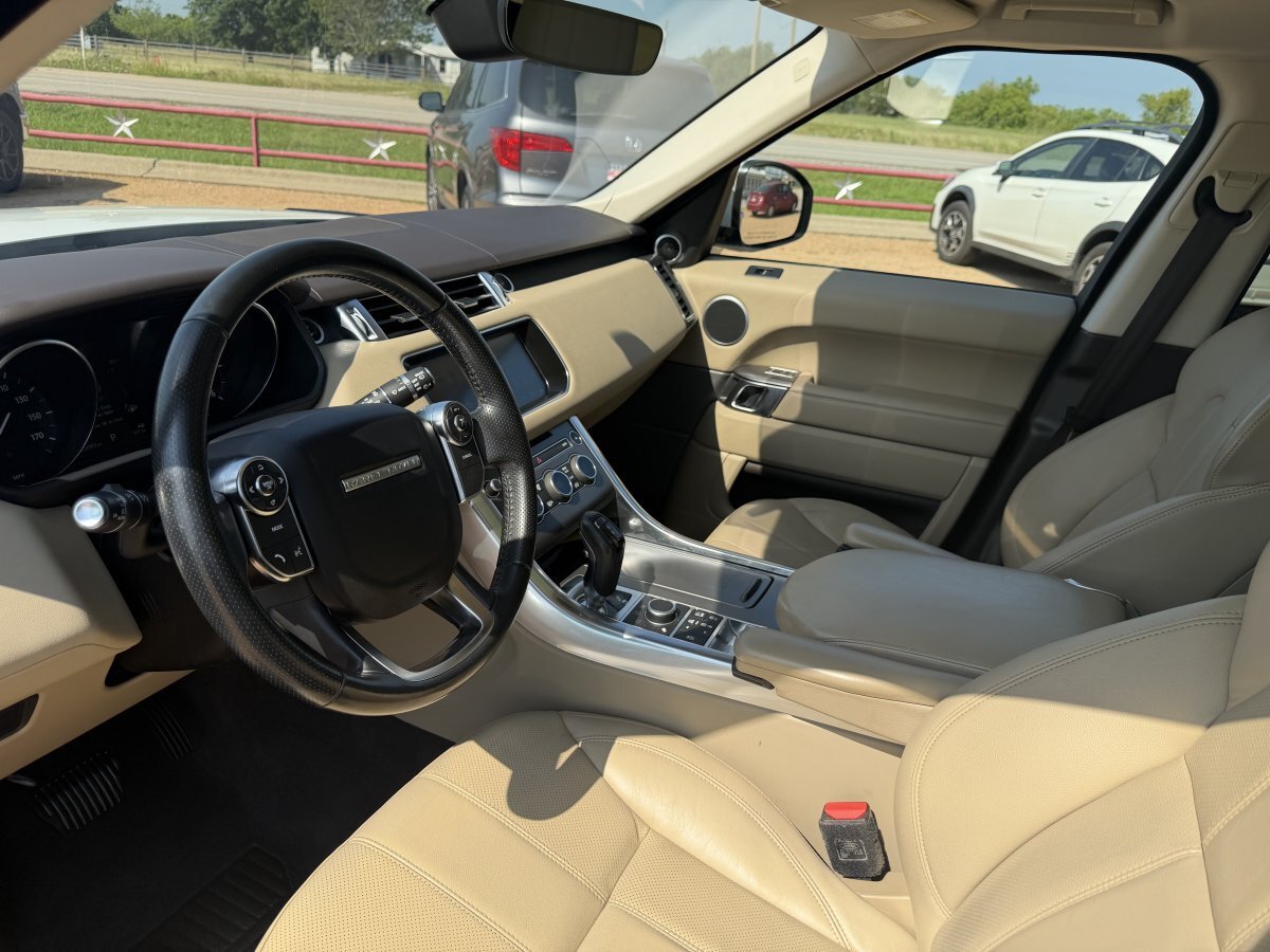 Used 2017 Land Rover Range Rover Sport SE AWD/4WD image 21