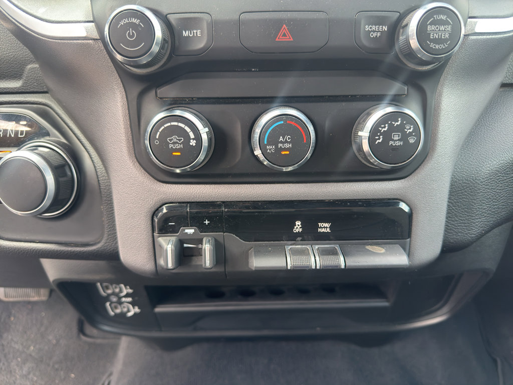 Used 2024 RAM 2500 Big Horn AWD/4WD image 15