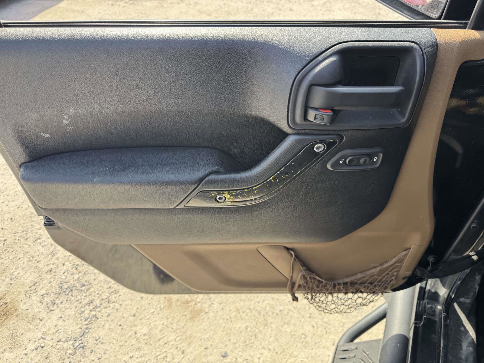 Used 2015 Jeep Wrangler Unlimited Sahara AWD/4WD image 14