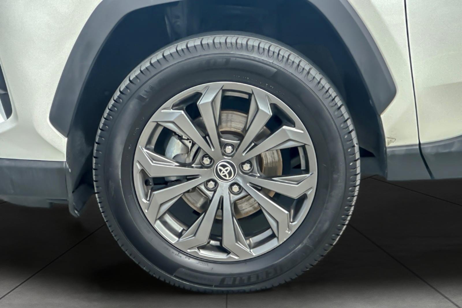 Certified 2022 Toyota RAV4 XLE Premium AWD/4WD image 25