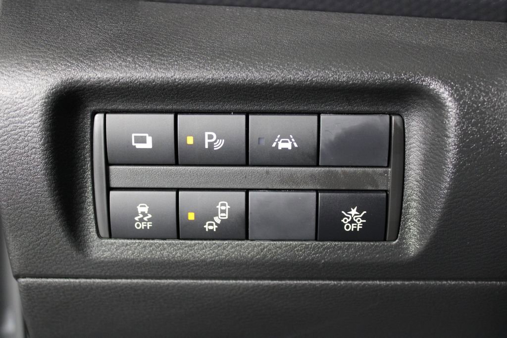 Certified 2025 Nissan Kicks Play S image 24