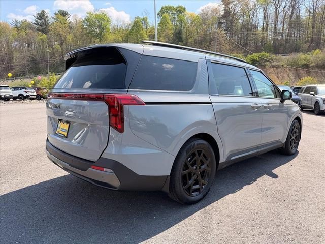 Used 2025 Kia Carnival SX w/ SX Dark Edition Package FWD image 14