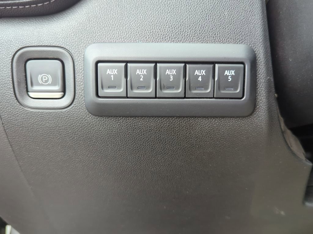 Used 2023 GMC Sierra 2500 SLE w/ SLE Value Package; image 21