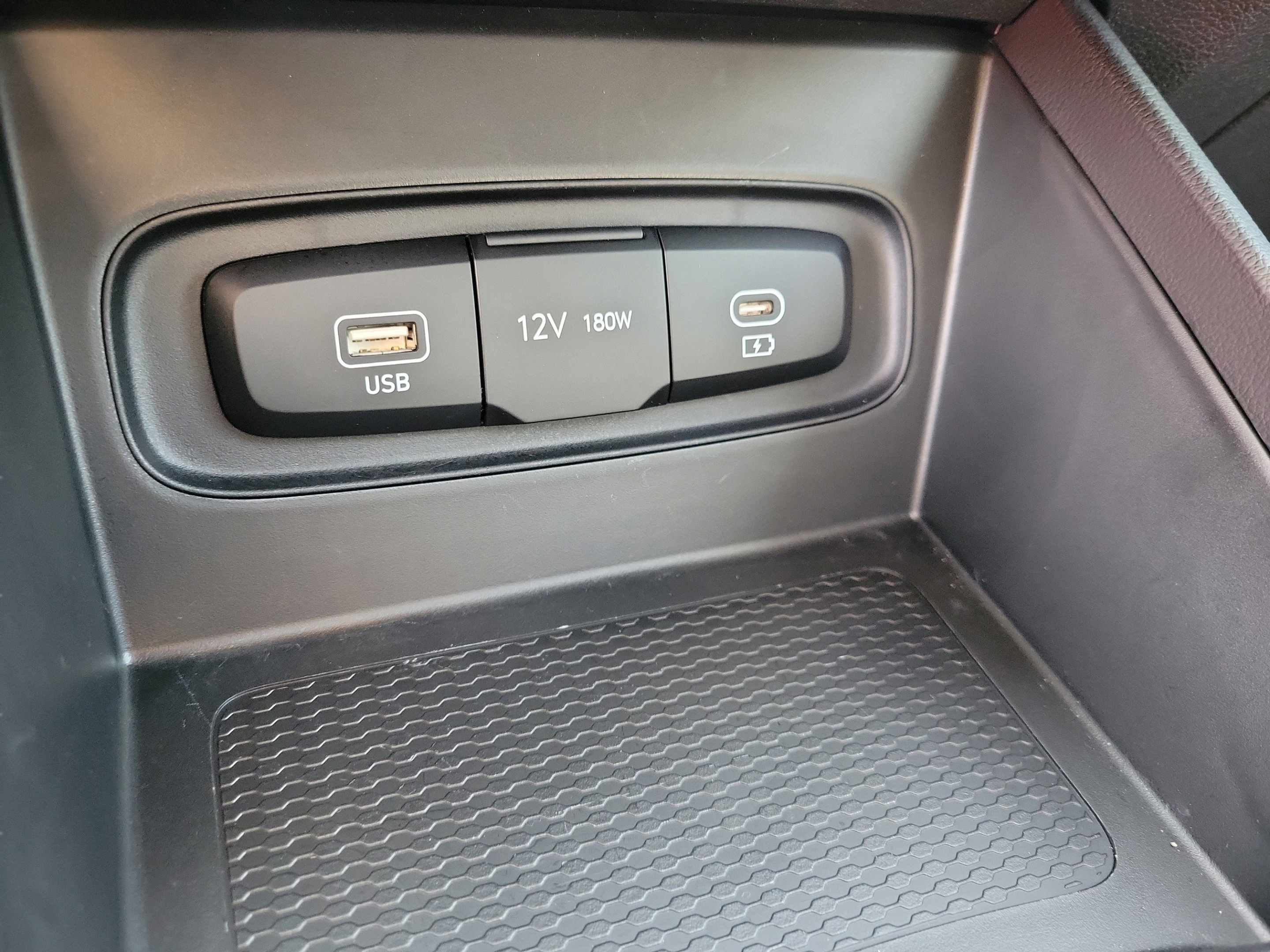 Used 2025 Hyundai Venue SEL FWD image 14