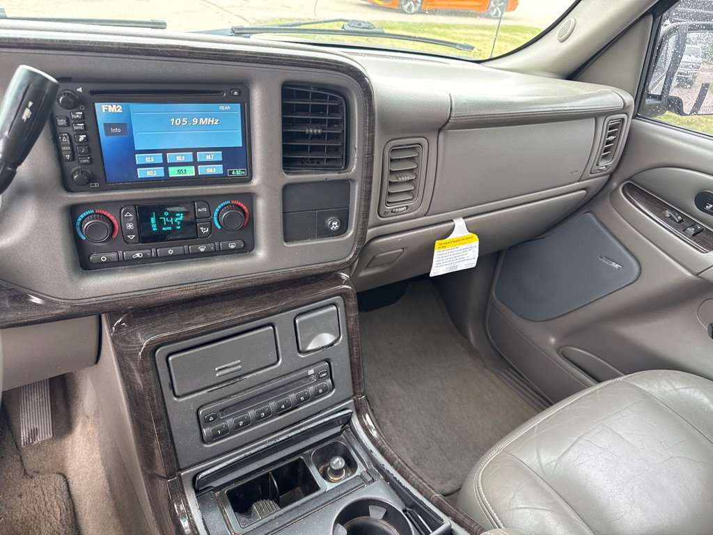 Used 2006 GMC Yukon Denali image 16