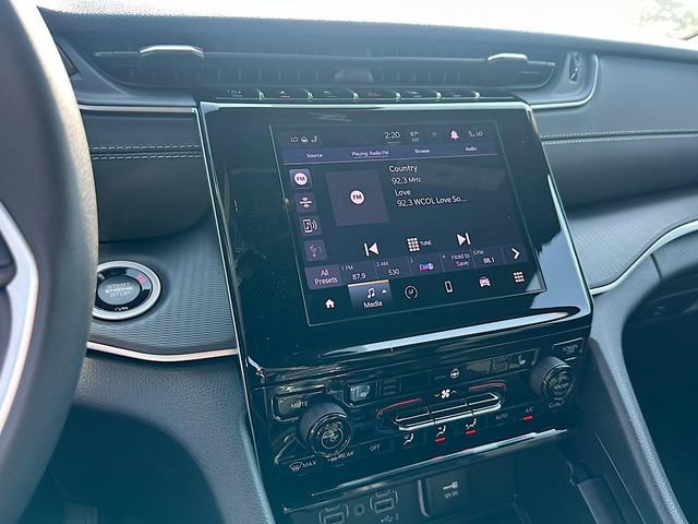 New 2025 Jeep Grand Cherokee L Altitude image 24