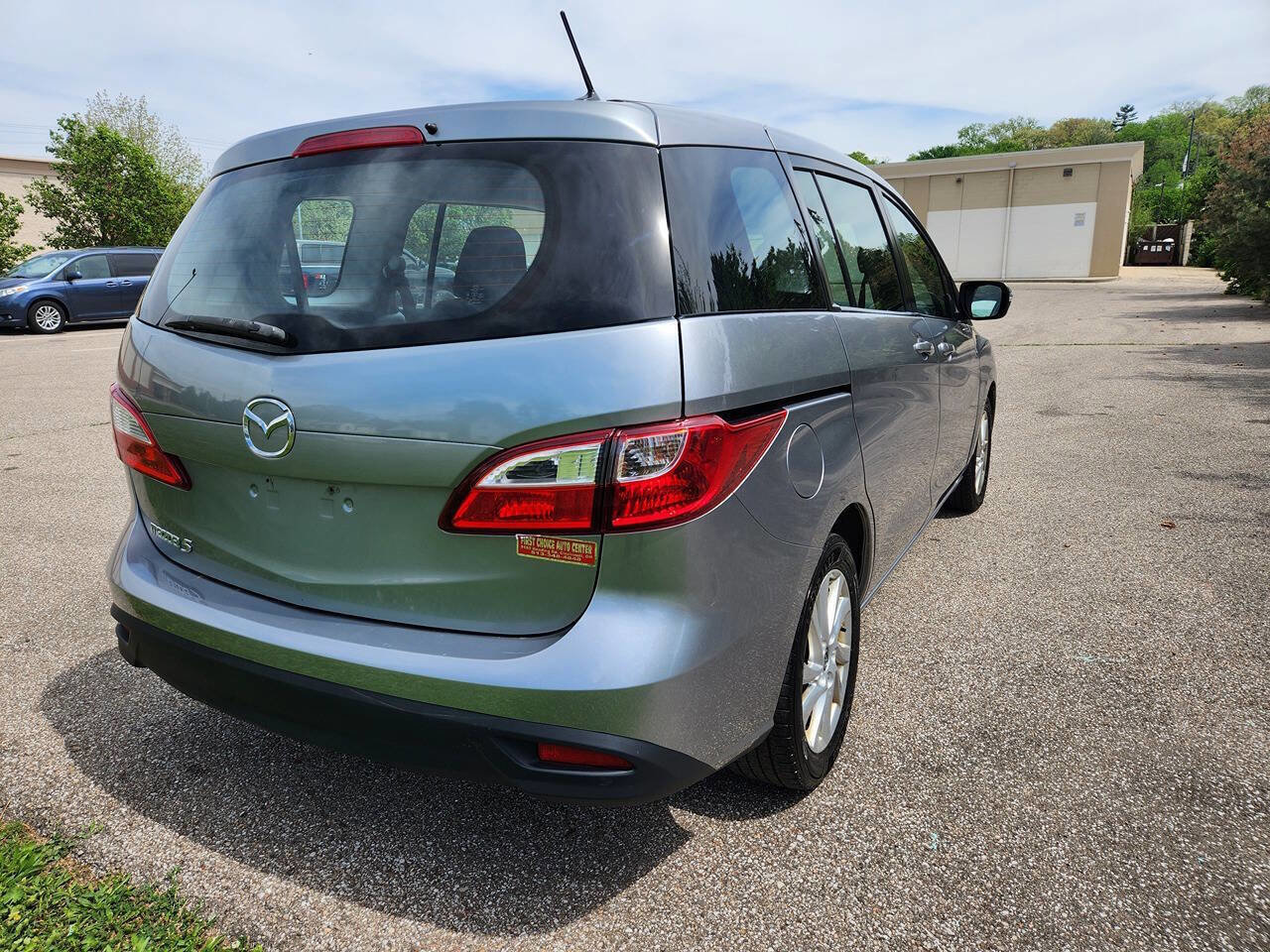 Used 2014 MAZDA MAZDA5 Sport FWD image 5