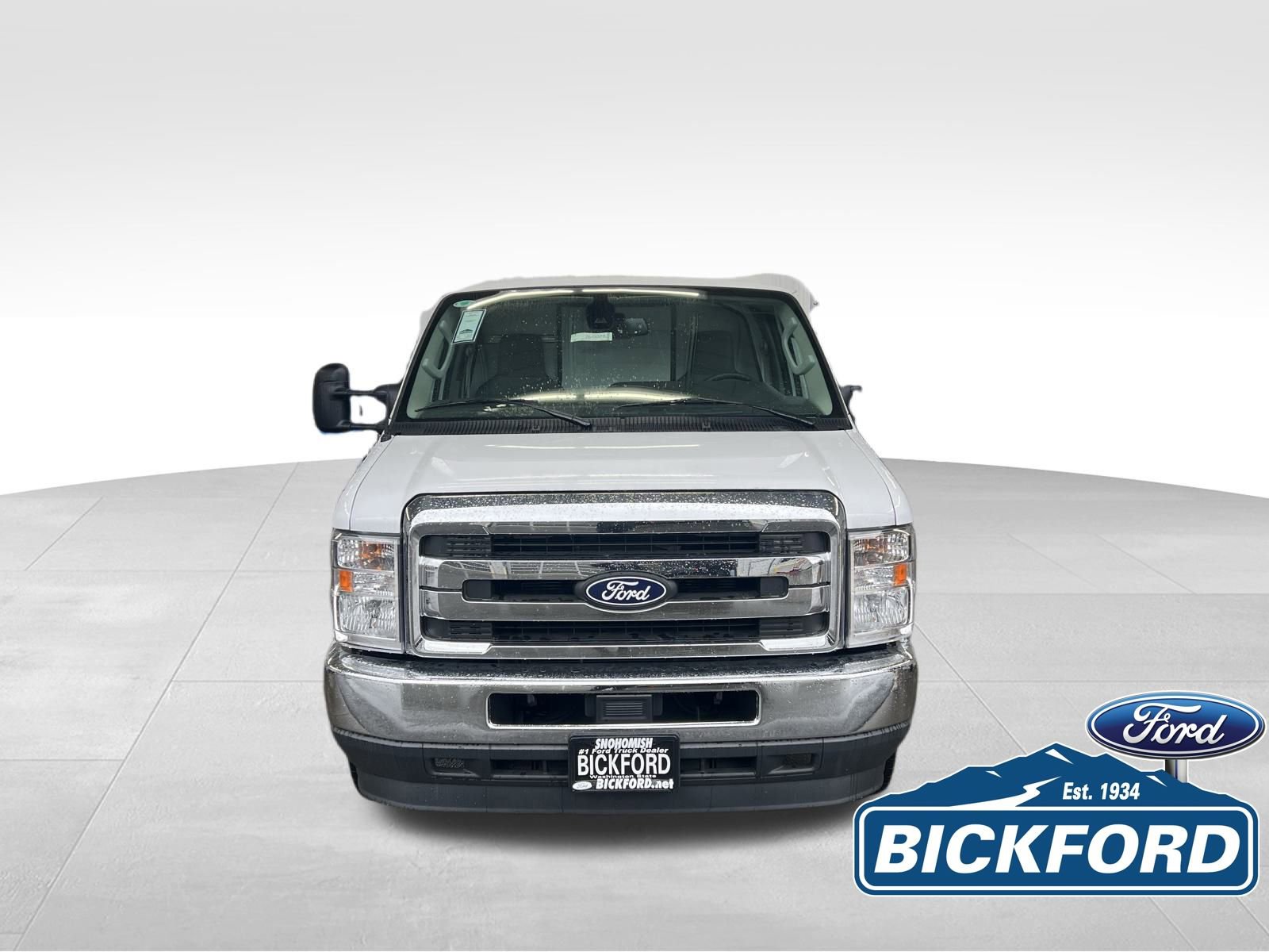 New 2026 Ford E-450 and Econoline 450 Super Duty w/ Interior Upgrade Package RWD image 2