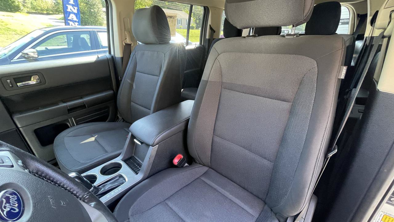 Used 2019 Ford Flex SE FWD image 17