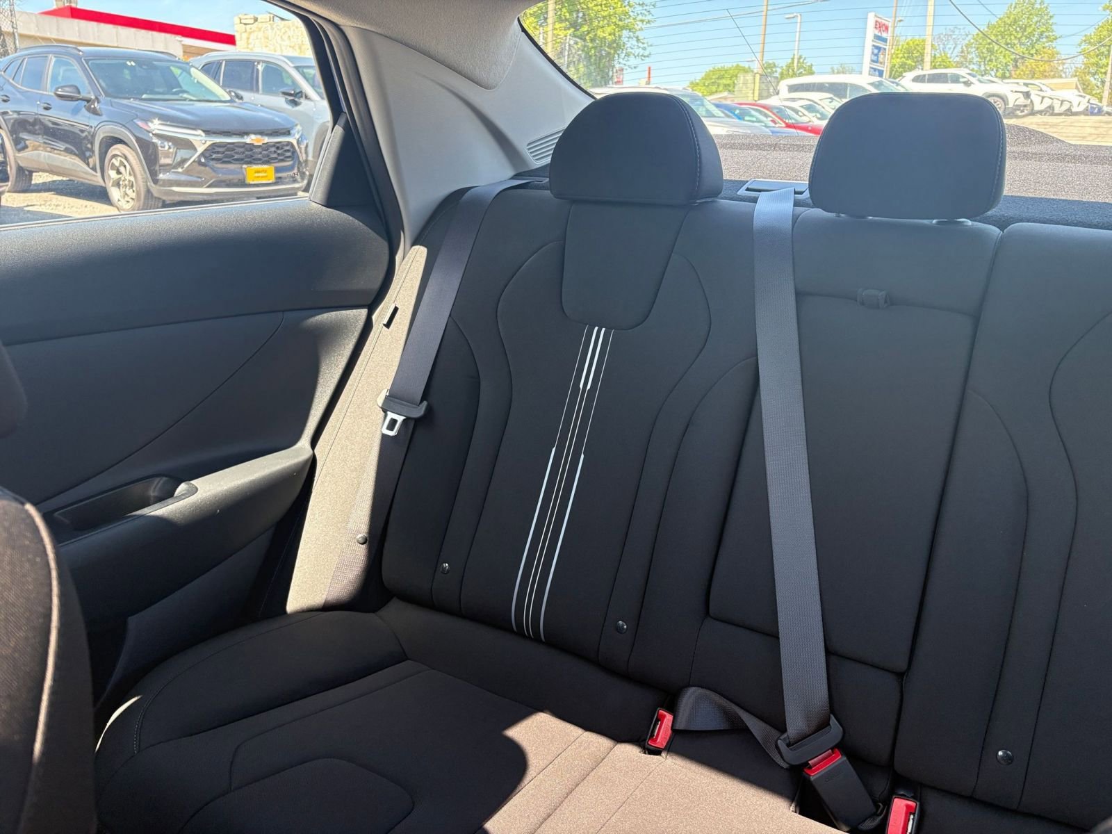 Used 2025 Hyundai Elantra SEL FWD image 40
