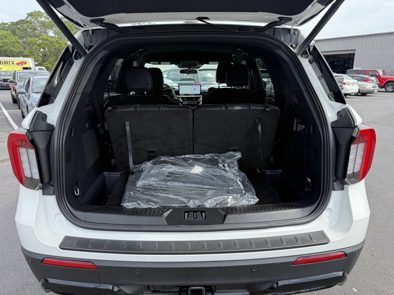 Certified 2025 Ford Explorer ST-Line AWD/4WD image 13