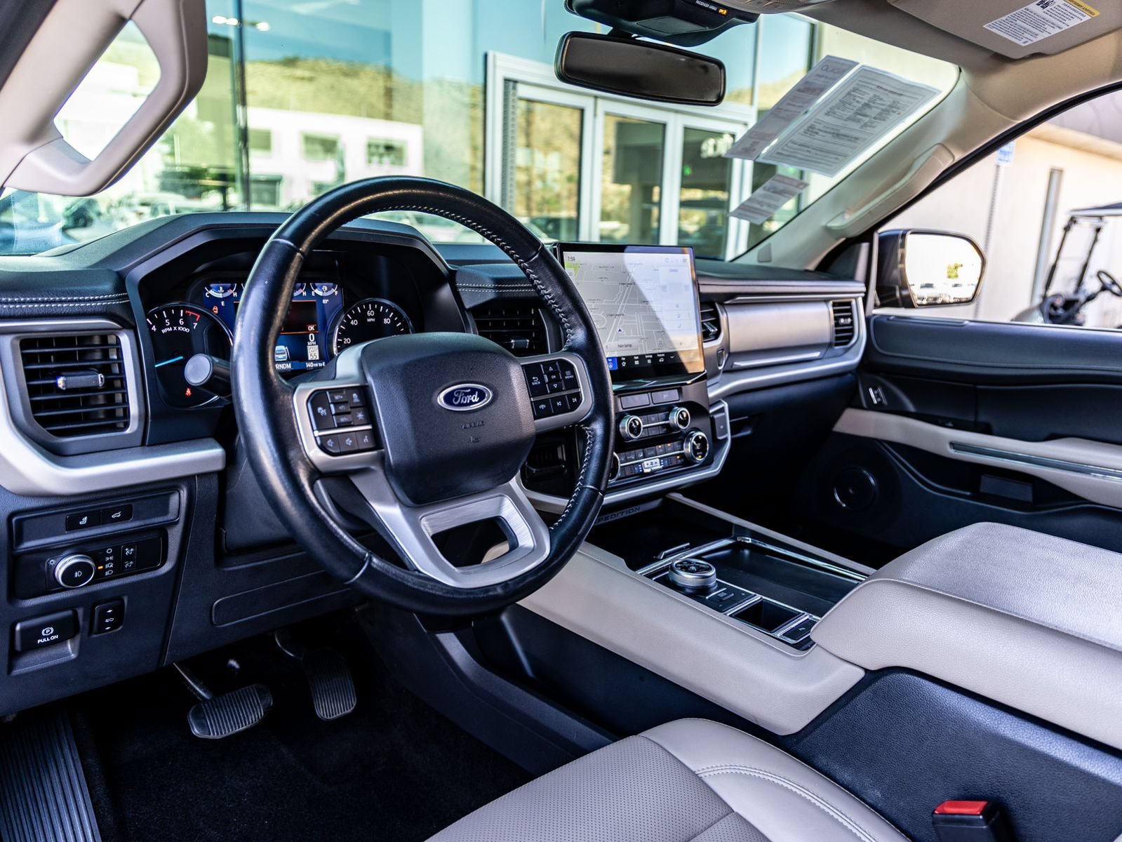 Used 2022 Ford Expedition XLT RWD image 14