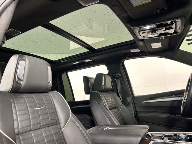 Used 2025 Cadillac Escalade ESV Sport Platinum image 31