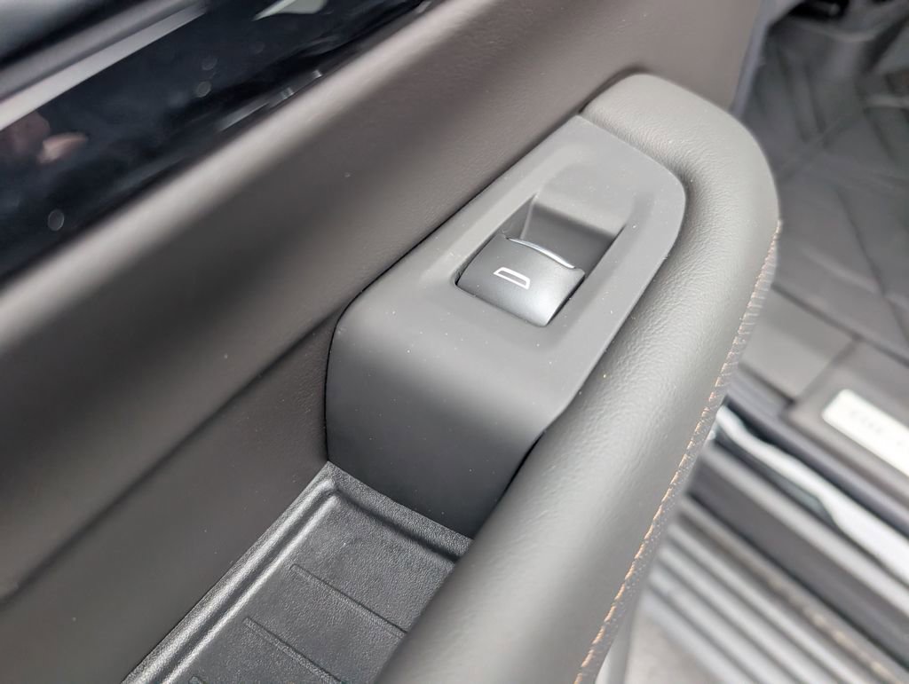 New 2026 Chevrolet Suburban High Country AWD/4WD image 11