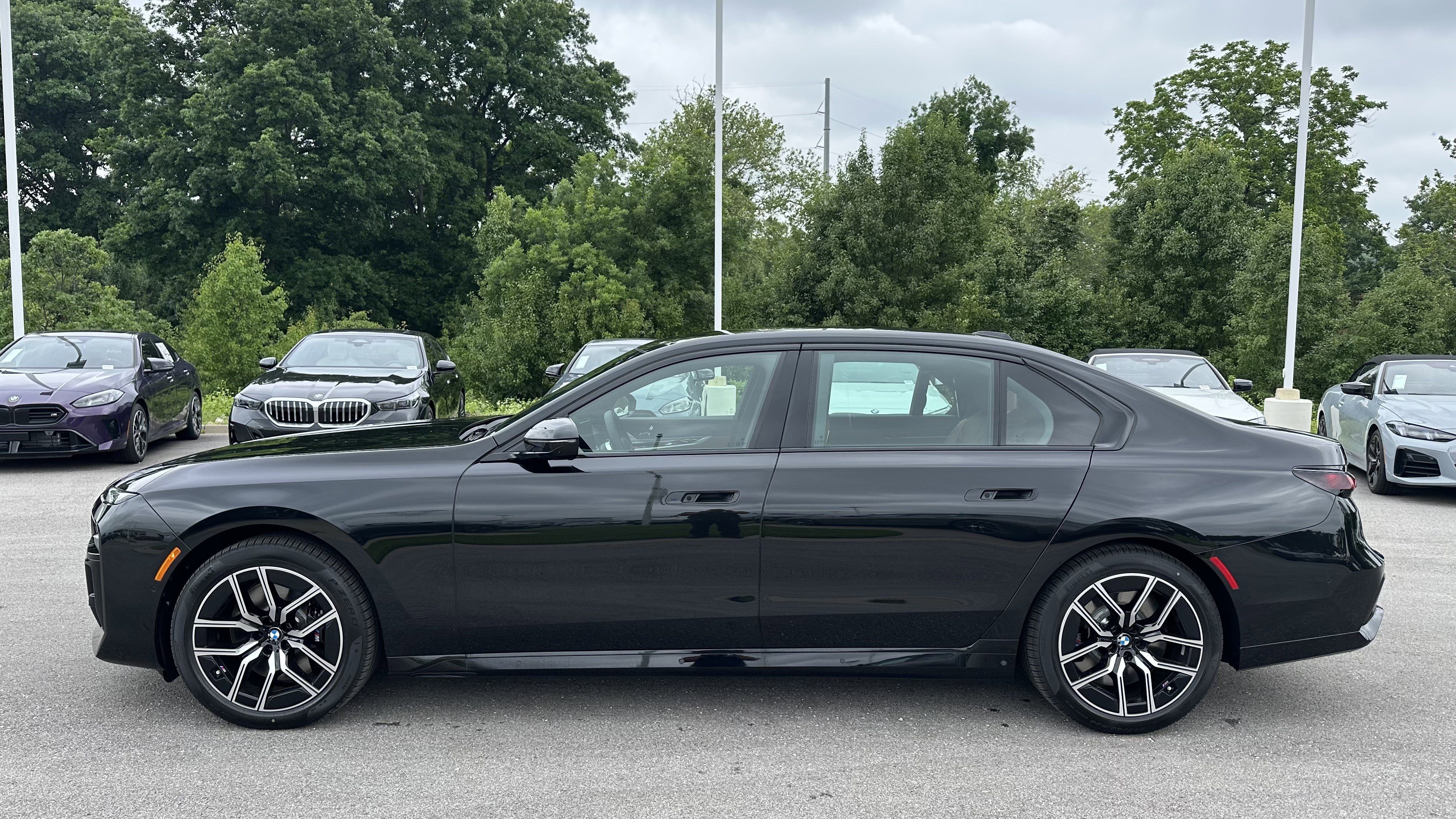 New 2025 BMW 760i xDrive w/ Executive Package image 7