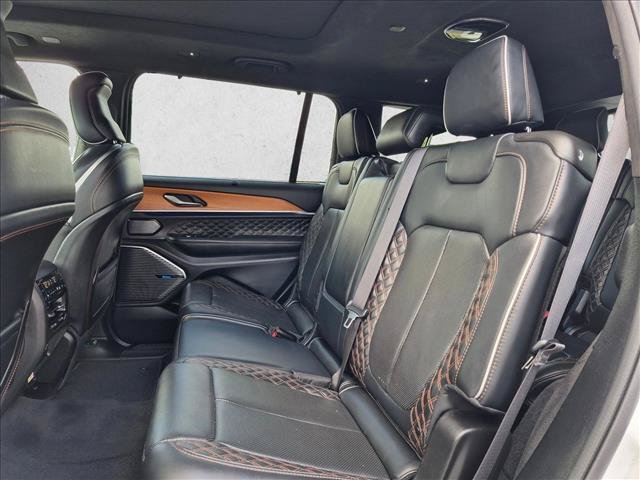 Used 2023 Jeep Grand Cherokee L Summit AWD/4WD image 19