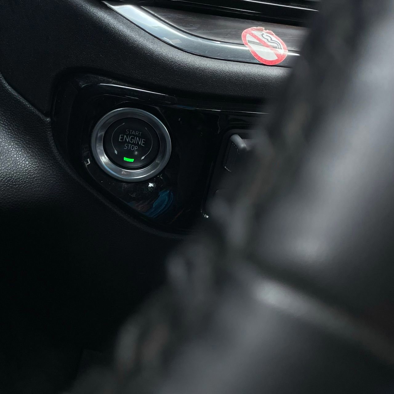 Used 2025 GMC Sierra 1500 SLT RWD image 17