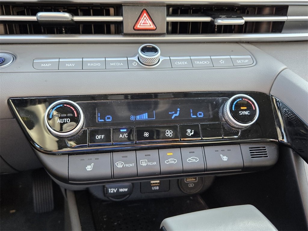 Certified 2023 Hyundai Elantra SEL w/ Convenience Package image 19