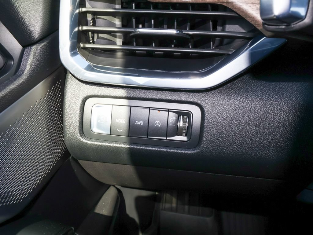 Certified 2026 GMC Acadia Denali Ultimate w/ LPO, Floor Liner Package AWD/4WD image 33