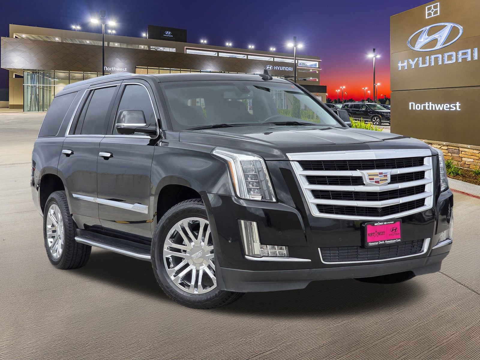 Used 2019 Cadillac Escalade 2WD image 3
