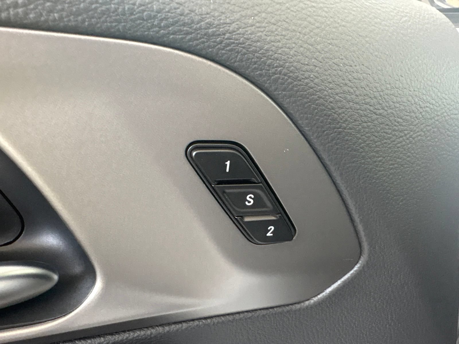 New 2027 Chrysler Pacifica Limited FWD image 13