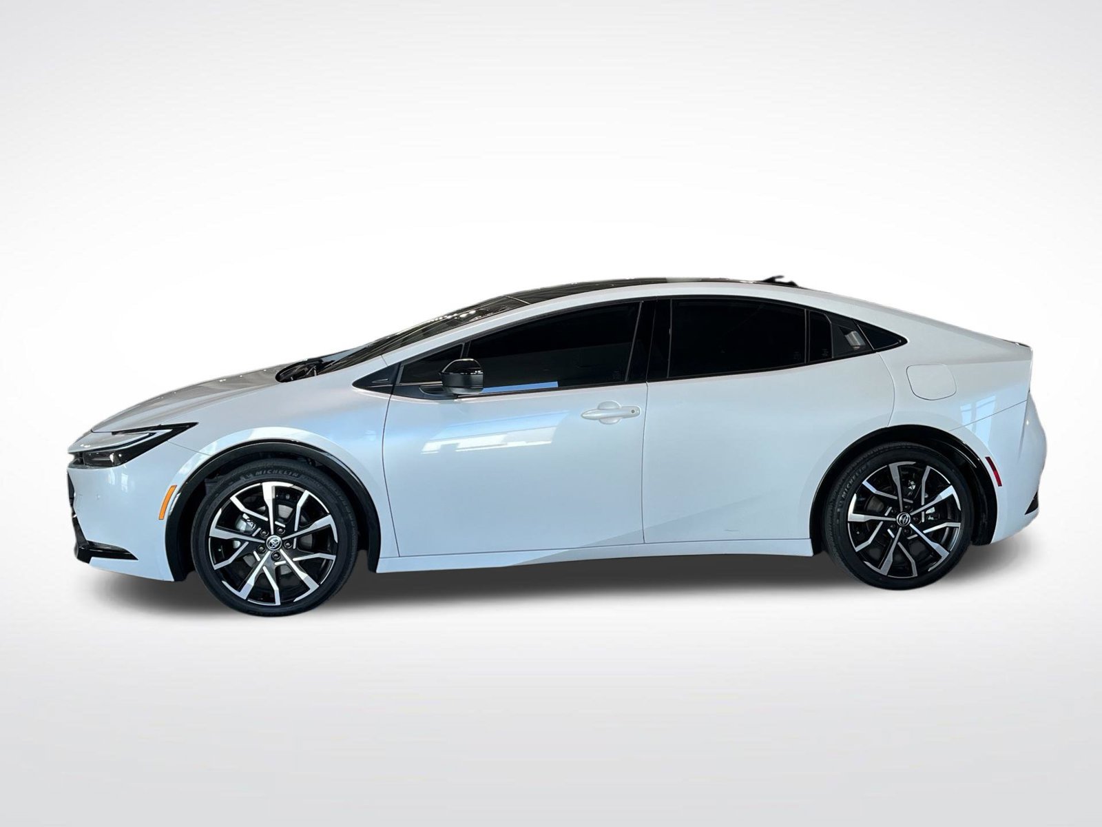 Used 2024 Toyota Prius Prime FWD image 7