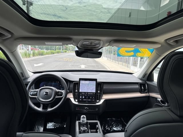 Certified 2025 Volvo XC90 B6 Plus AWD/4WD image 18