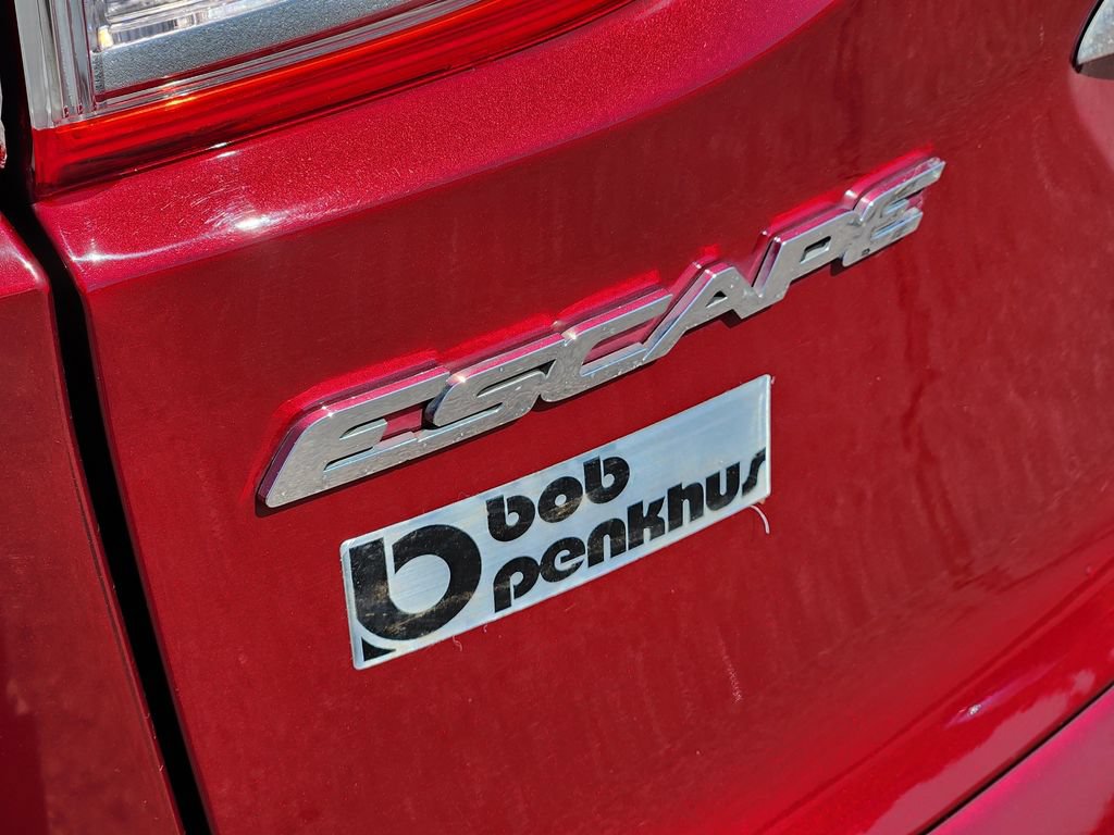 Used 2015 Ford Escape Titanium w/ Equipment Group 301A AWD/4WD image 31